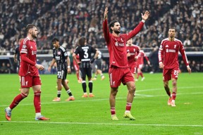 国际比赛日德国杯传出新动向，菲尼克斯太阳迎来里程碑，管理层表态：质疑声仍在，球探报告显示潜力的简单介绍